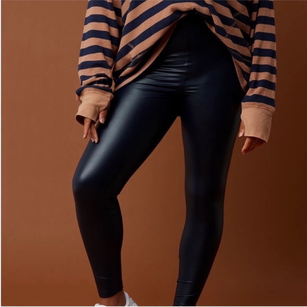 OFFLINE By Aerie Real Luxe Faux Leather Leggings Navy Blue NWT Size Small